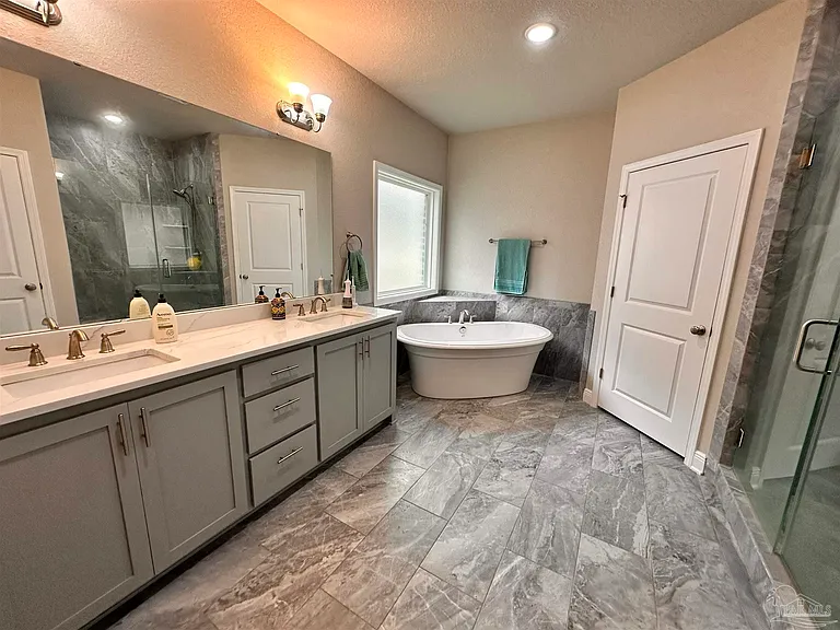 2346 Habersham Ln — Photo 14
