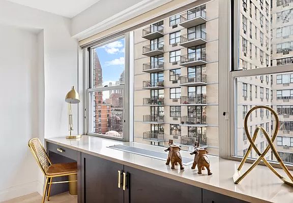 4th image of 301 E 75th St APT 14E