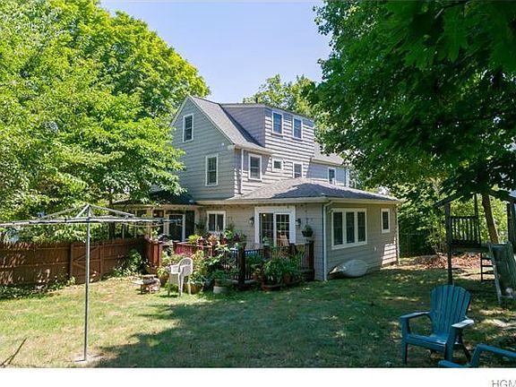 3rd image of 74 Sterling Ave