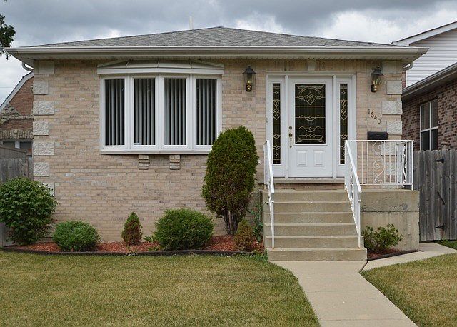 1st image of 1640 N 39th Ave