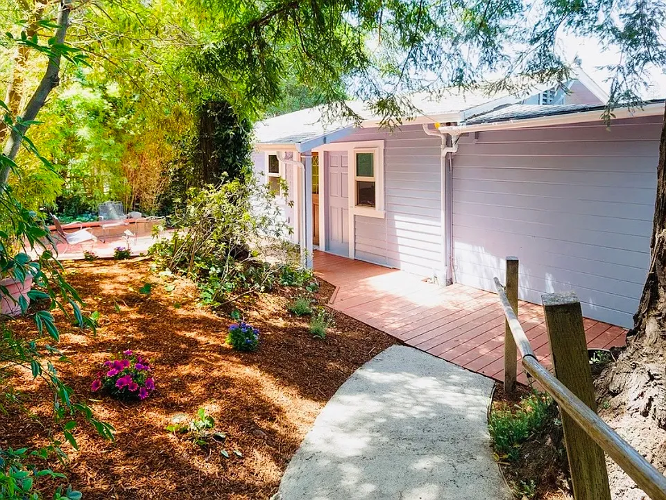 41 Fairview Ave