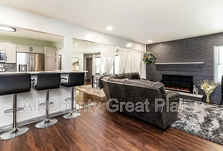 8707 E 74th Ter — Photo 5
