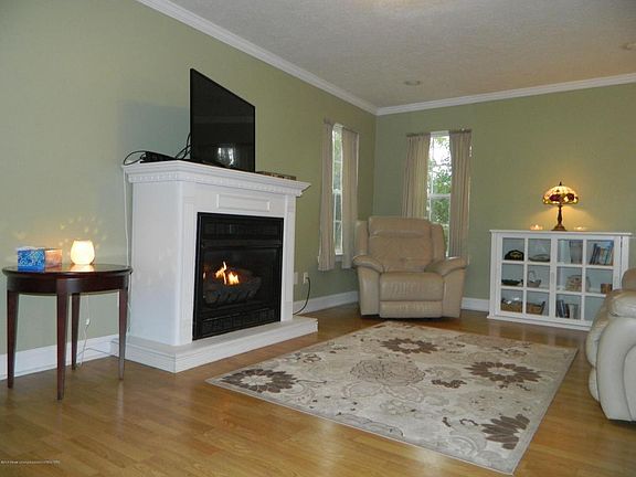 3rd image of 702 West St