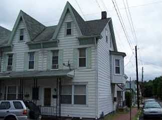 2nd image of 900 W Race St