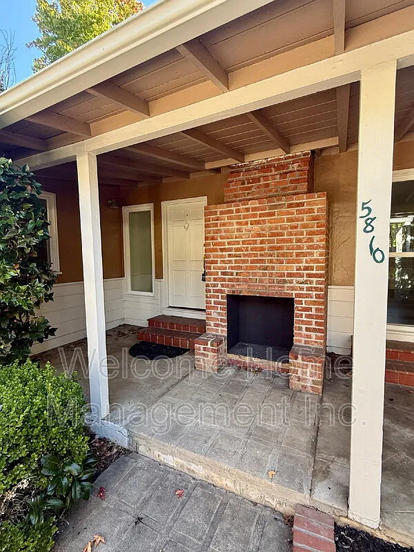 3 bed, 1.0 bath, 1206 sqft, $4,295 — Photo 2