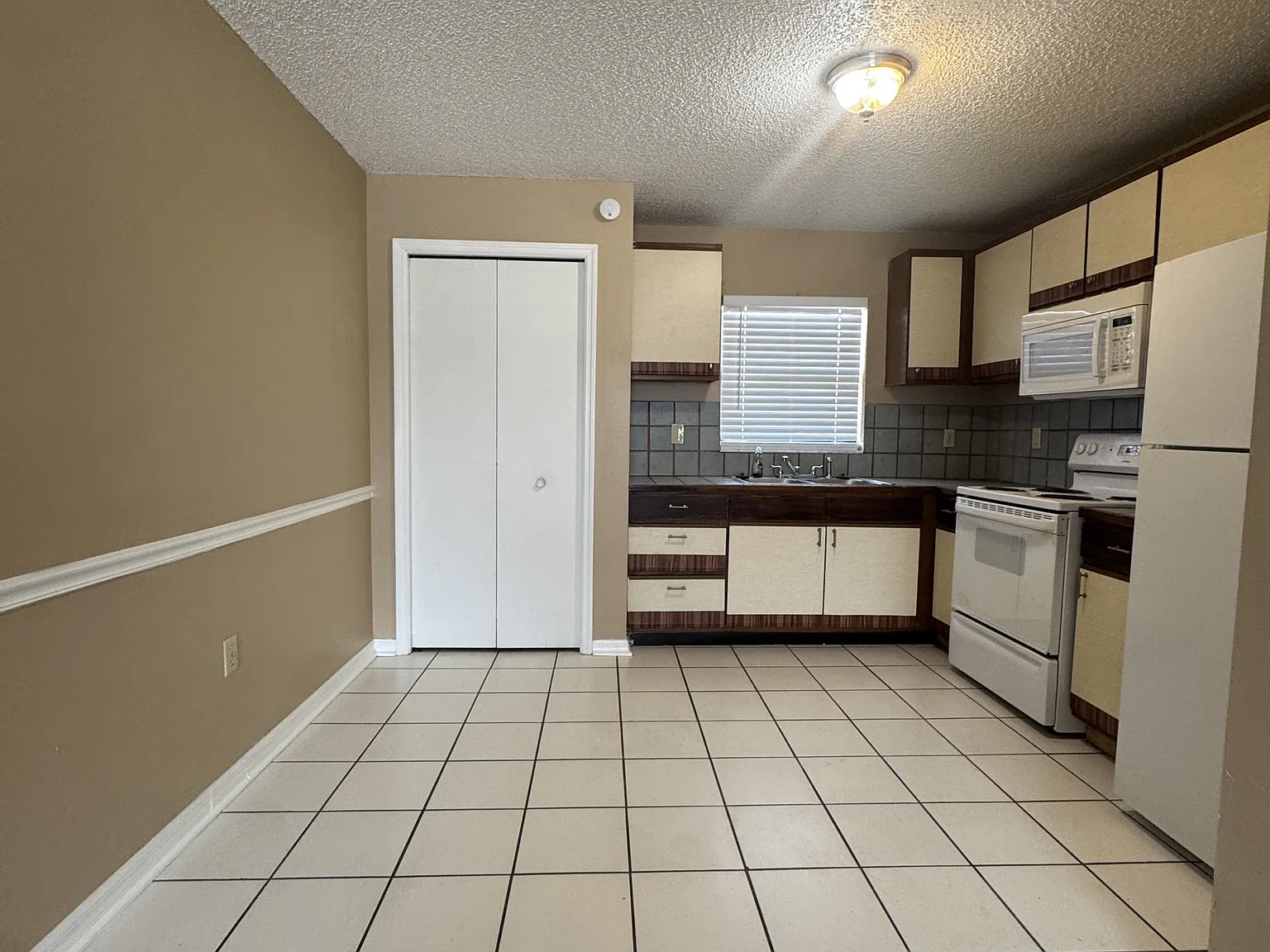 790 Southeast 4th Street #B - 1 — Photo 3