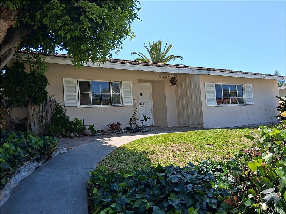 1st image of 221 W Paseo De Cristobal