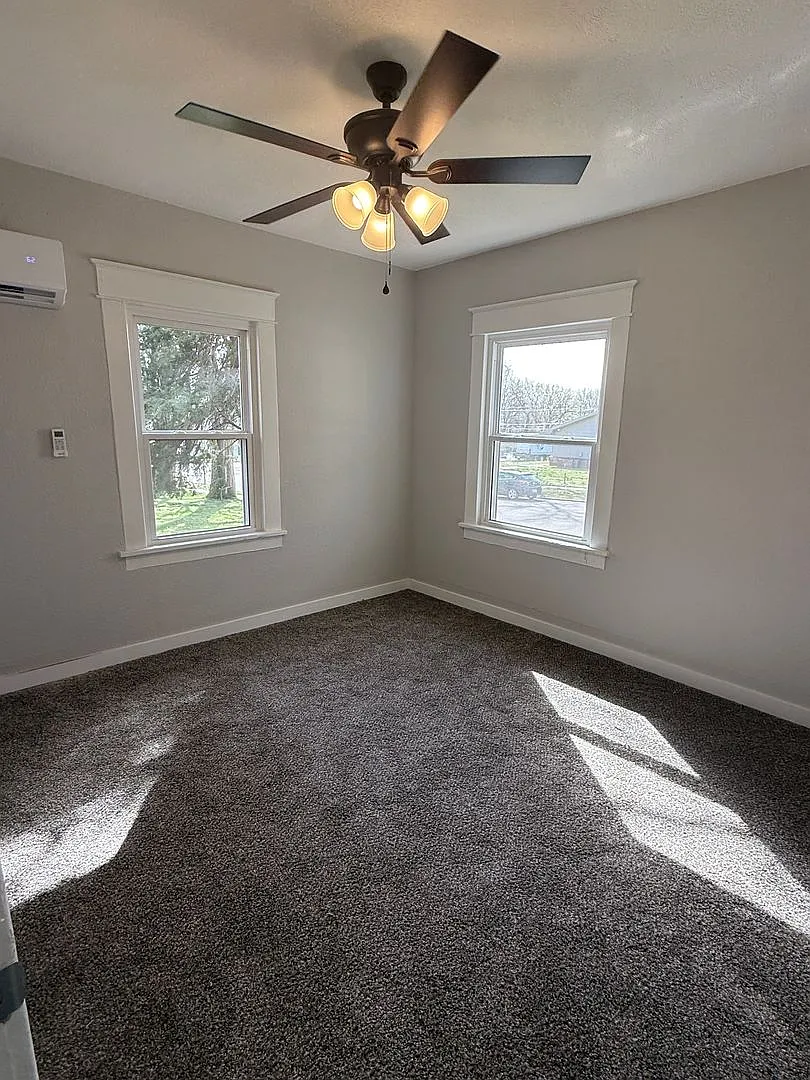 2 bedroom/1 bathroom — Photo 4