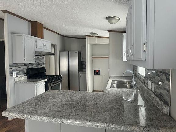 5th image of 3350 E Fox Dr