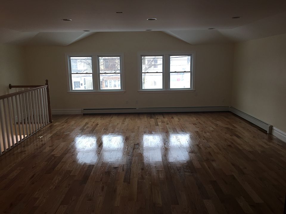 1st image of 160-57 121st Ave