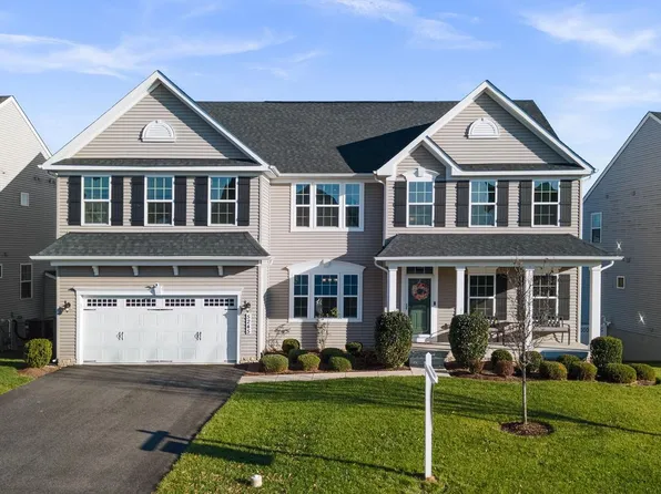 5245 Red Maple Dr, Frederick, MD 21703