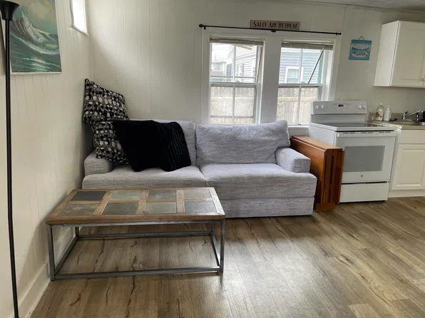 13 Bay Ave, Old Orchard Beach, ME