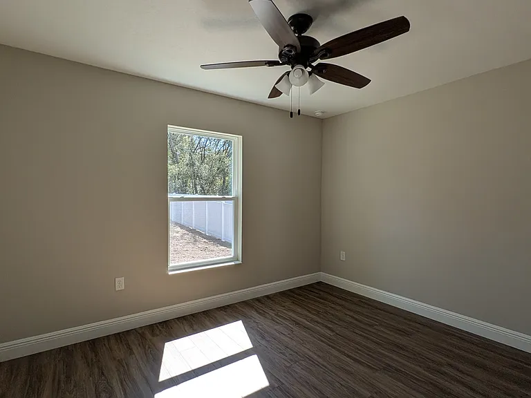 754 W Deacon Pl — Photo 10