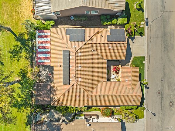 5th image of 104 Riviera Dr