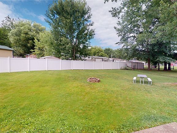 5th image of 31 E Hickory St