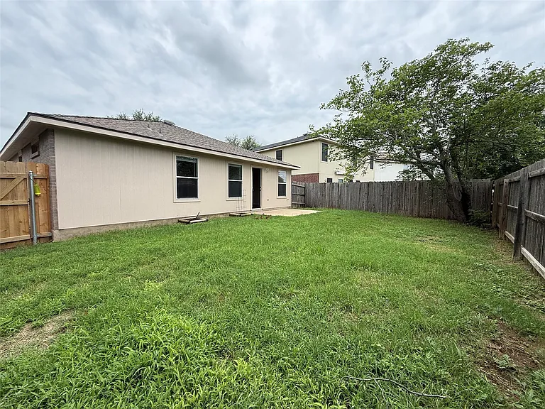 316 Meadow Park Dr — Photo 31
