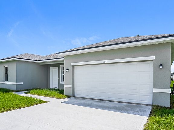 3rd image of 304 Camellia Ct