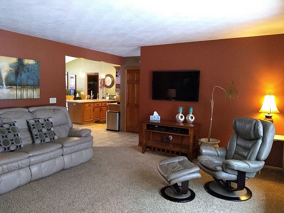 3rd image of W9374 Oakwood Dr