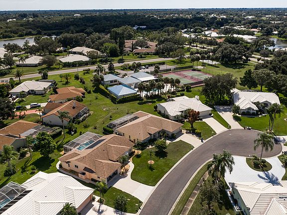 3rd image of 2232 E Village Cir