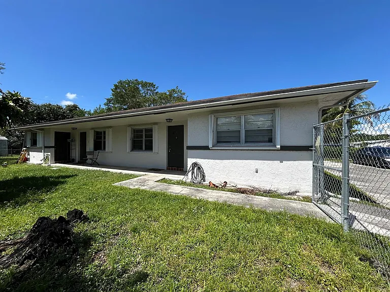 6140 SW 41st Ct — Photo 8