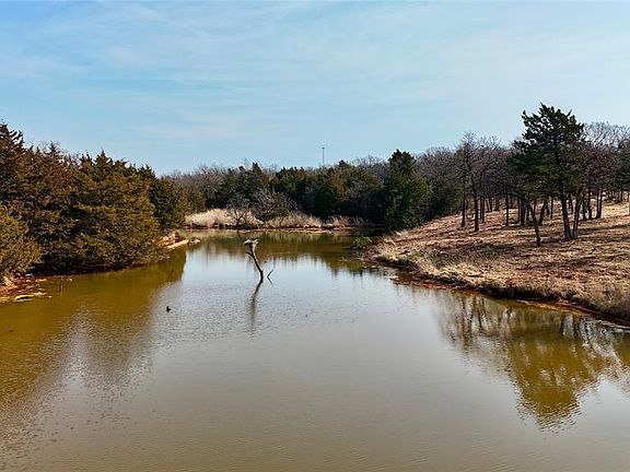 3rd image of 32 Casey Rd