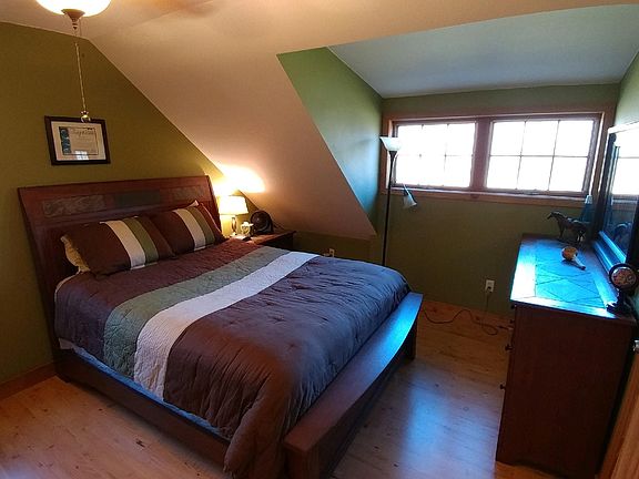Upstairs bedroom
