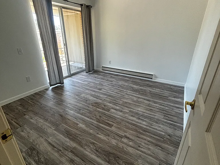 756 W Kilgore Rd #304 — Photo 6