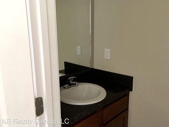 5th image of 1521 NE Erin Ct #3899261