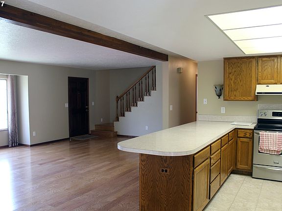 3rd image of 521 NE 27th Ct