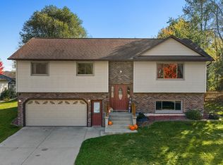 23 Barbara Ann Dr, Reedsburg, WI 53959