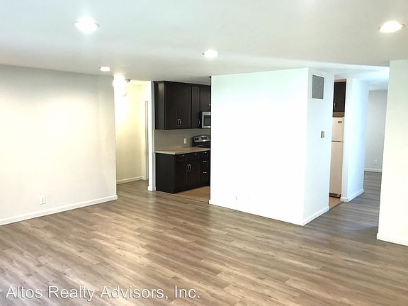 5th image of 131 Shelley Ave APT 1