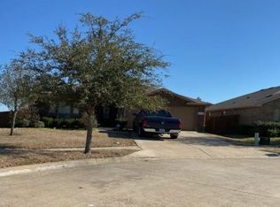 2033 Sterling Gate Dr, Heartland, TX 75126