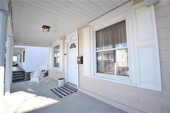 4th image of 123 N Railroad Ave