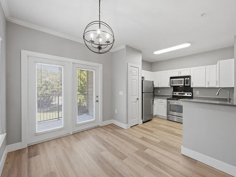Elora Place Apartments — Photo 12