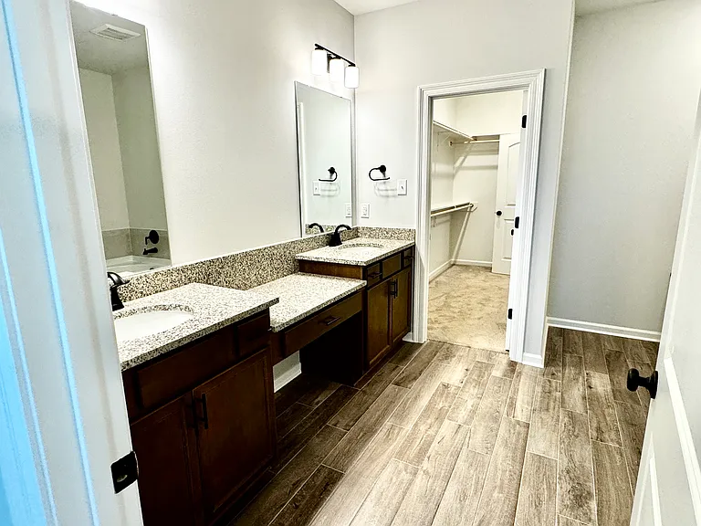 190 Berkshire Pl — Photo 14