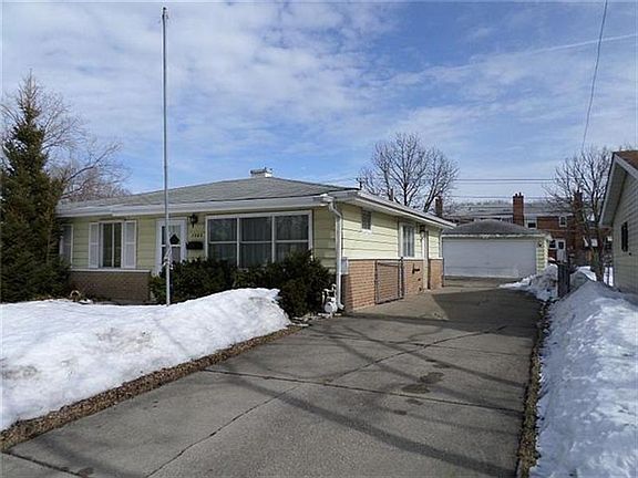 2nd image of 1383 Forest Ave