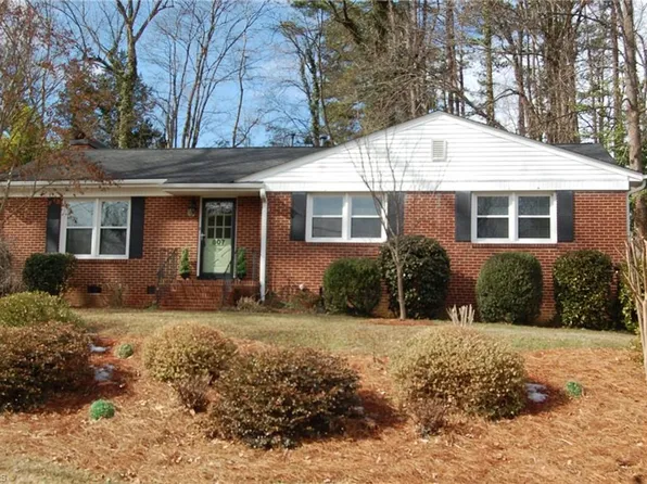 807 Plummer Dr, Greensboro, NC 27410