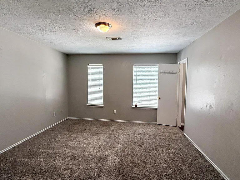 503 Willow West Dr — Photo 10
