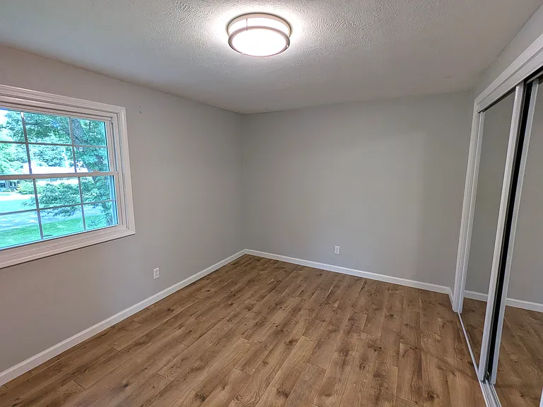 Upstairs Bedroom 2