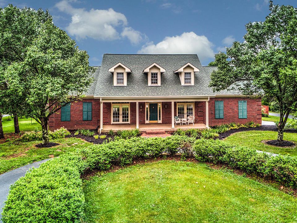 1st image of 319 Fields Ln