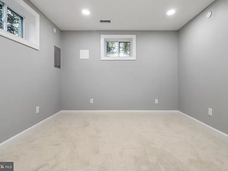 6621 Hallwood Ave — Photo 34