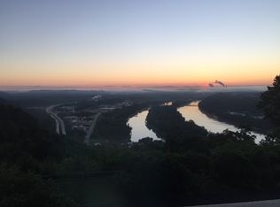 3 Shadow Ln, Pittsburgh, PA 15238