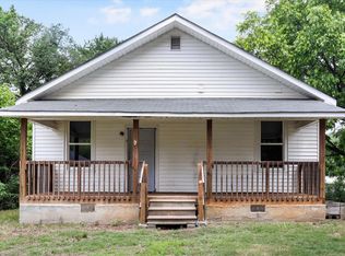 9 Circle St, Taylors, SC 29687