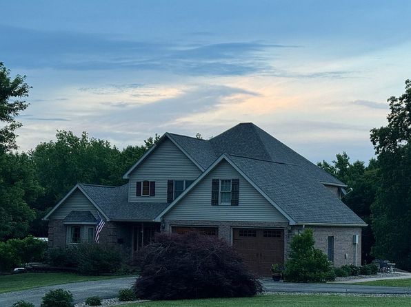 83 Howell Ln