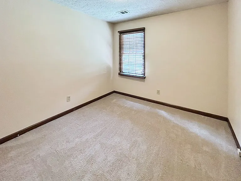 2491 Annandale Dr — Photo 29