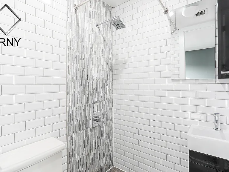 580 E 26th St #3 — Photo 16