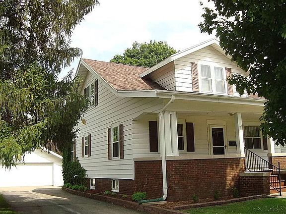 2nd image of 1261 N Kellogg St