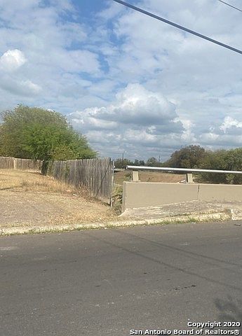 1st image of 227 Amires Pl