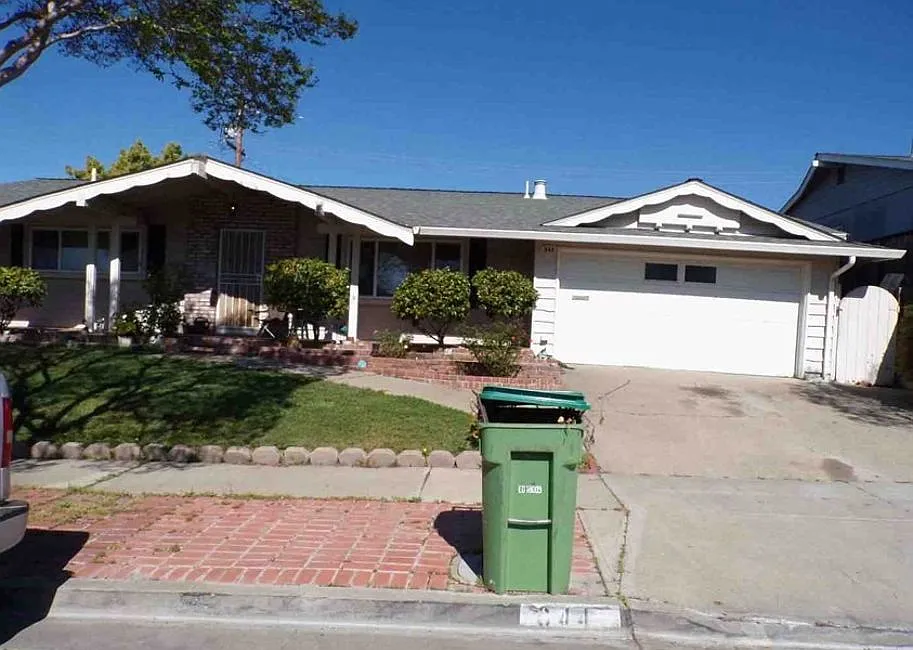 644 Chevy Chase Way photo 1