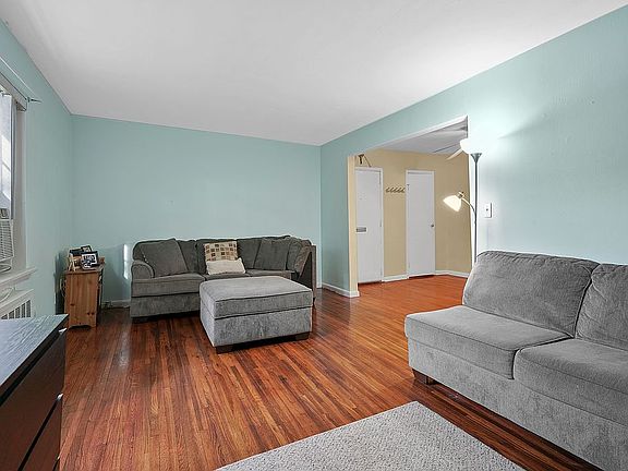 5th image of 31 Fieldstone Dr APT B2